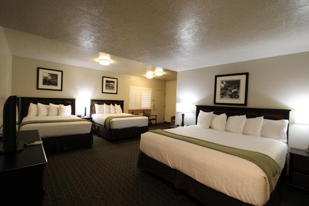 Family Suite - Non-Smoking interior